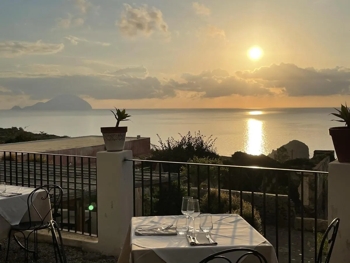 Hotel La Locanda Del Postino Pollara