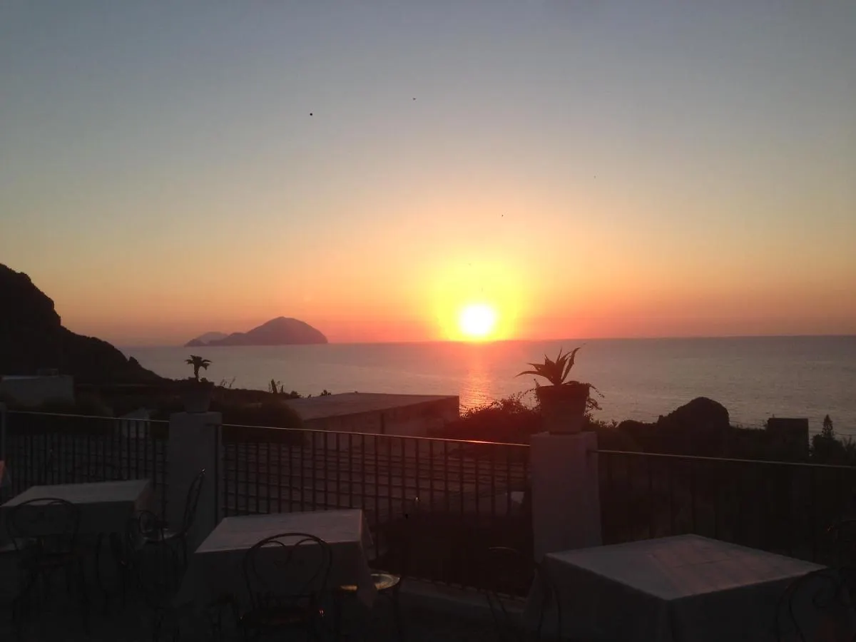 Hotel La Locanda Del Postino Pollara