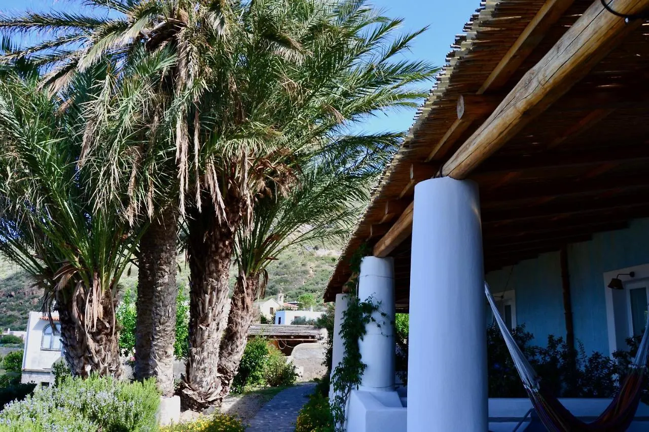 Hotel La Locanda Del Postino Pollara