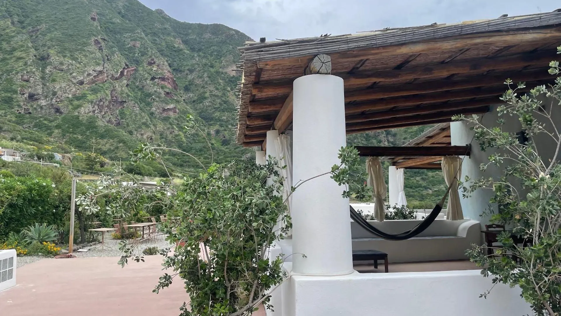 Hotel La Locanda Del Postino Pollara
