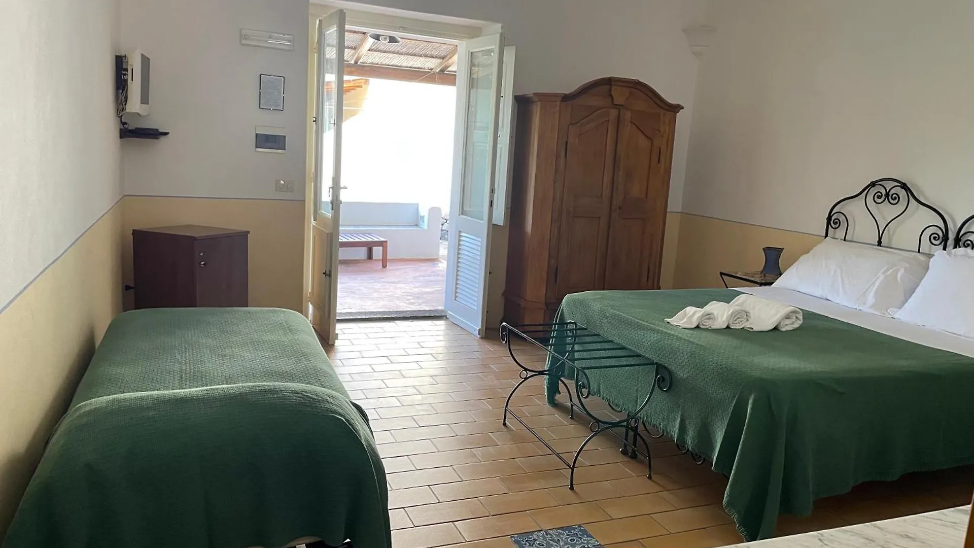 Hotel La Locanda Del Postino Pollara