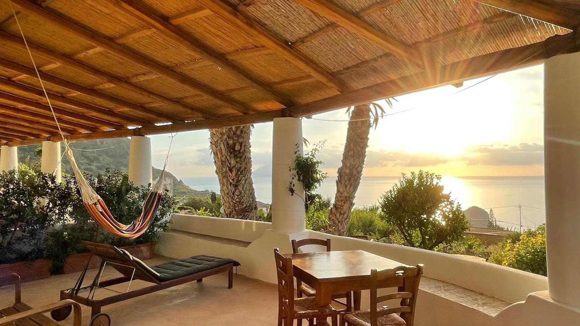 Hotel La Locanda Del Postino Pollara